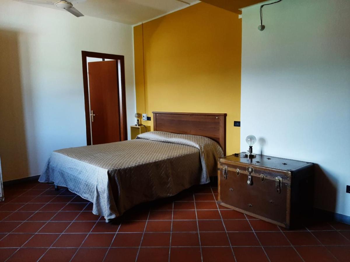 Agriturismo Calendiluna Luni Eksteriør bilde